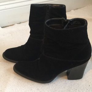 9&Co. Faux suede black boots
